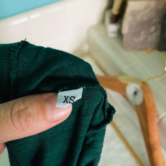 Madewell V Neck Pocket Tee - Picture 5 of 6